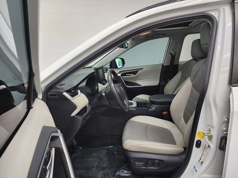 Used 2020 Toyota RAV4 XLE Premium AWD/4WD image 13