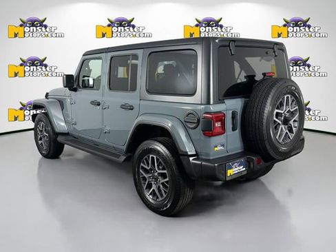 Used 2024 Jeep Wrangler Unlimited Sahara w/ Technology Group AWD/4WD image 7