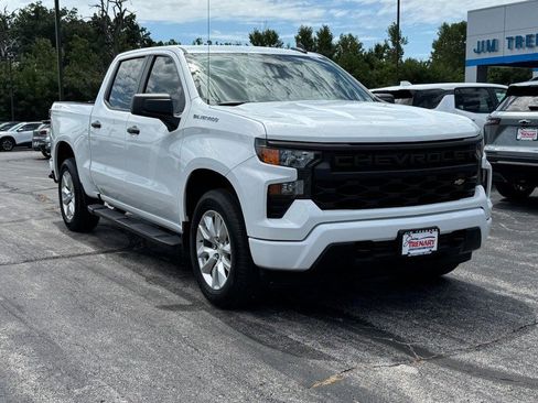 Used 2023 Chevrolet Silverado 1500 Custom AWD/4WD image 2