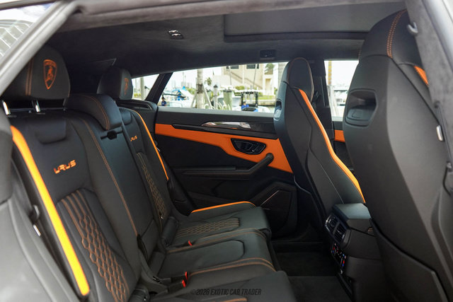 Used 2024 Lamborghini Urus S AWD/4WD image 48