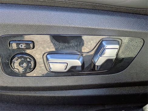 Used 2022 BMW X6 M50i w/ Executive Package image 21
