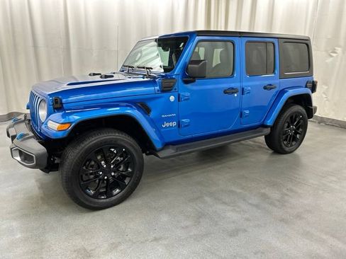 Used 2023 Jeep Wrangler Unlimited Sahara w/ Cold Weather Group AWD/4WD image 2