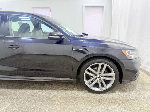 Used 2018 Volkswagen Passat 2.0T R-Line image 8