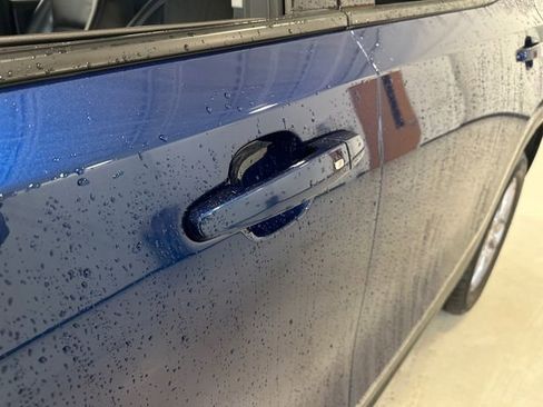 Used 2023 GMC Terrain SLT image 13