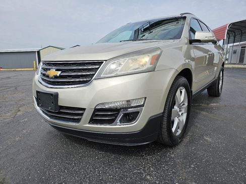 Used 2015 Chevrolet Traverse LTZ image 2