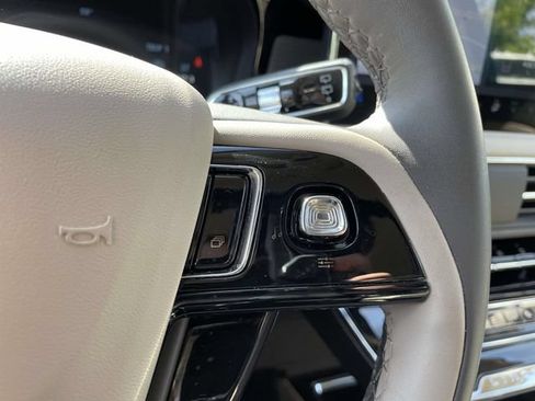 Certified 2023 Lincoln Corsair AWD w/ Equipment Group 101A image 25