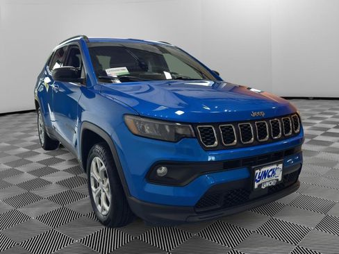 Used 2024 Jeep Compass Latitude AWD/4WD image 7