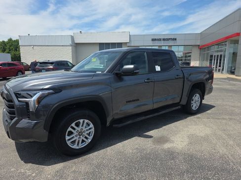 New 2026 Toyota Tundra SR5 AWD/4WD image 7