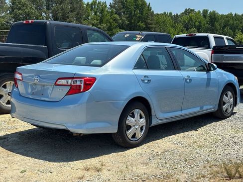 Used 2012 Toyota Camry LE FWD image 4