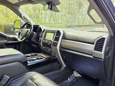 Used 2018 Ford F250 Lariat w/ Lariat Ultimate Package AWD/4WD image 35