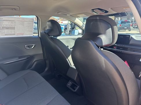 New 2025 Kia K4 LXS image 12