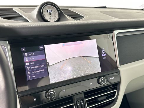 Certified 2022 Porsche Macan GTS image 23