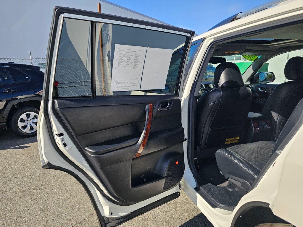 Used 2013 Toyota Highlander Limited AWD/4WD image 15