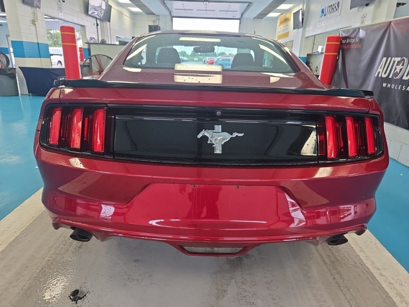Used 2017 Ford Mustang Coupe RWD image 7