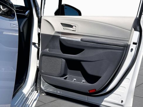 Certified 2022 Toyota Sienna LE FWD image 22