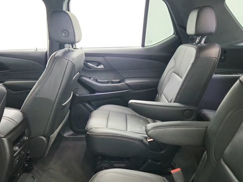 Used 2023 Chevrolet Traverse RS FWD image 23