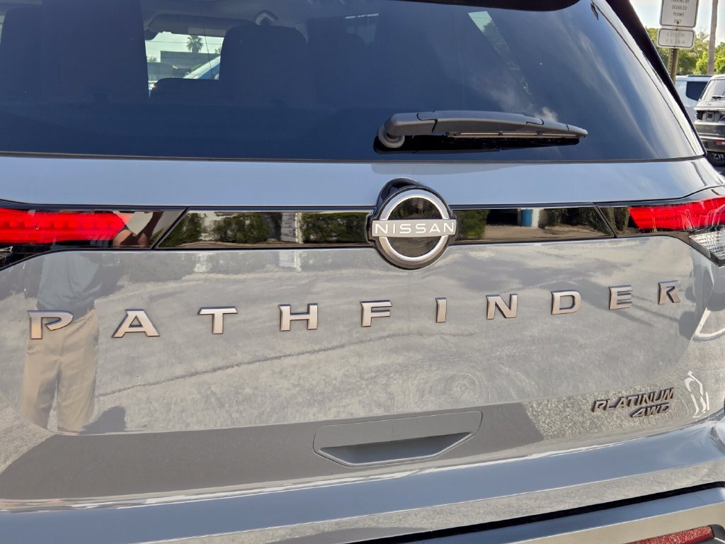 Used 2026 Nissan Pathfinder Platinum w/ Cargo Package AWD/4WD image 11