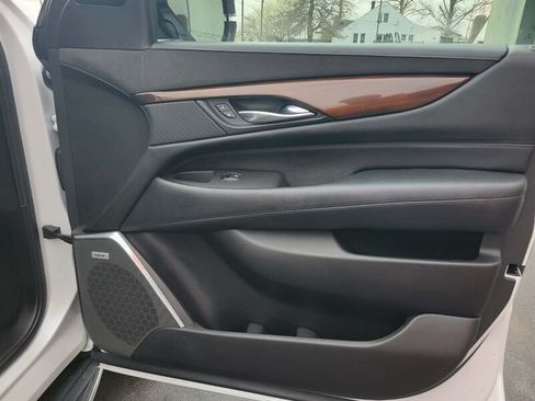 Used 2016 Cadillac Escalade ESV Premium AWD/4WD image 17