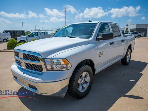 Used 2023 RAM 1500 Classic SLT w/ Electronics Group AWD/4WD image 3