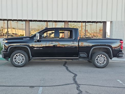 Used 2021 Chevrolet Silverado 2500 High Country w/ Z71 Off-Road Package image 6