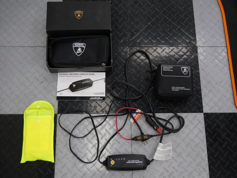 Used 2023 Lamborghini Urus S AWD/4WD image 41
