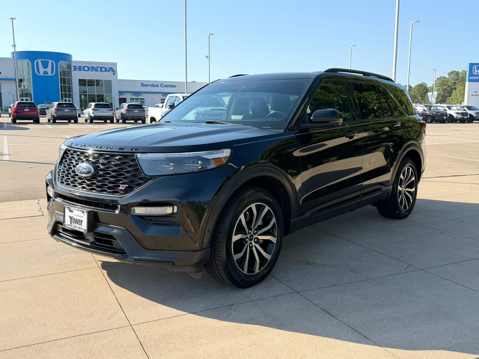 Used 2020 Ford Explorer ST w/ Premium Technology Package AWD/4WD image 3