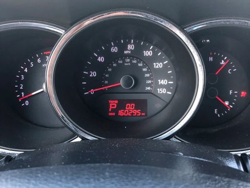 Used 2013 Kia Sorento LX image 19