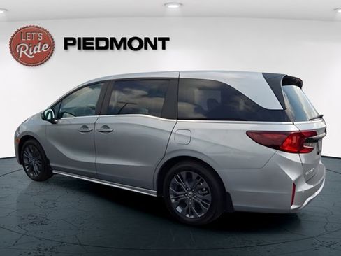 Certified 2025 Honda Odyssey Touring image 7