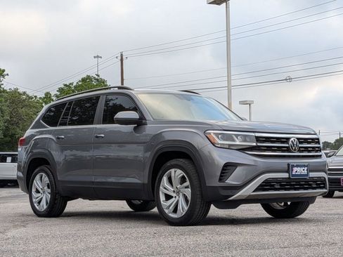 Used 2022 Volkswagen Atlas SE w/ Panoramic Sunroof Package image 3