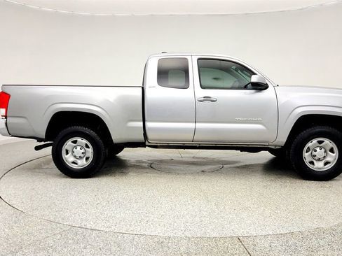 Used 2016 Toyota Tacoma SR5 image 4