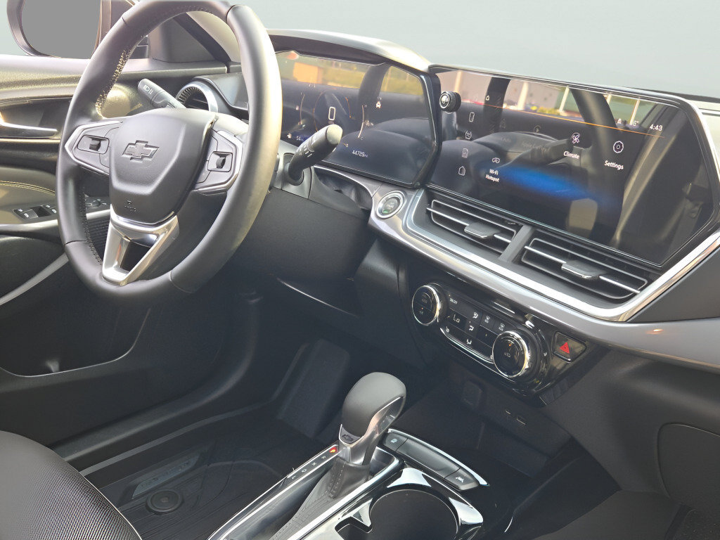 Certified 2024 Chevrolet Trax ACTIV w/ Driver Confidence Package FWD image 8