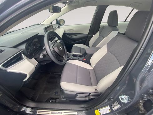 Used 2023 Toyota Corolla LE FWD image 4