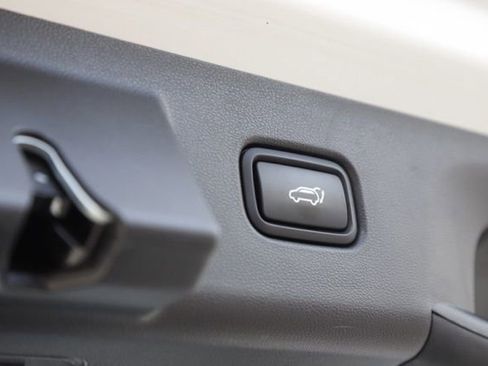 Used 2023 Hyundai Tucson Limited w/ Cargo Package AWD/4WD image 6