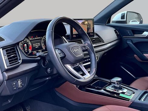 Used 2021 Audi Q5 2.0T Premium Plus w/ Premium Plus Package AWD/4WD image 16