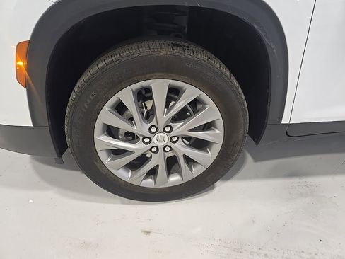 Used 2025 Buick Enclave Preferred image 4