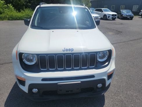 Used 2023 Jeep Renegade Latitude w/ Premium Group AWD/4WD image 7