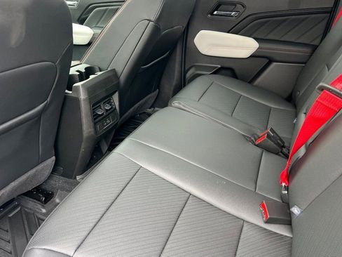 New 2026 GMC Canyon AT4X w/ AT4X AEV Edition AWD/4WD image 9