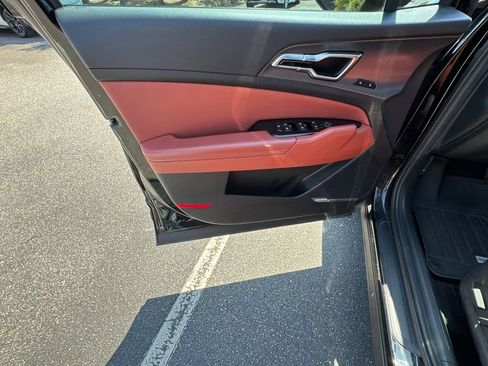 Used 2023 Kia Sportage SX image 10