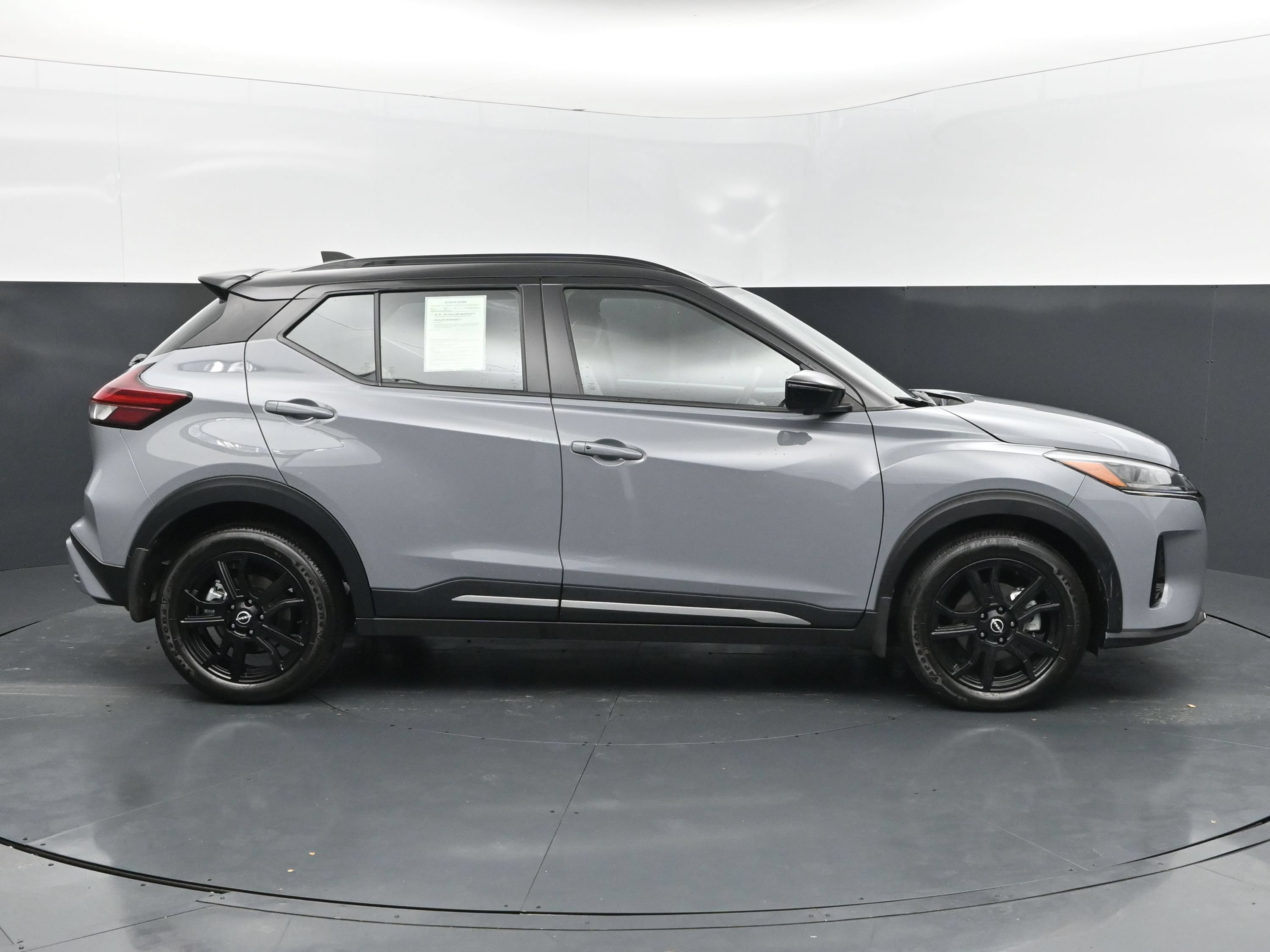 Used 2024 Nissan Kicks SR w/ SR Premium Package FWD image 6