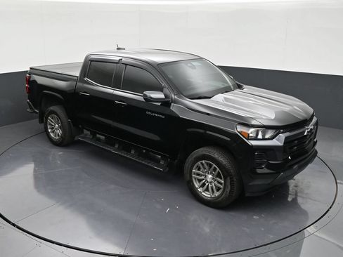Used 2025 Chevrolet Colorado LT RWD image 18