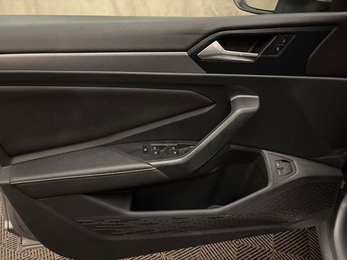 Used 2024 Volkswagen Jetta SE image 14