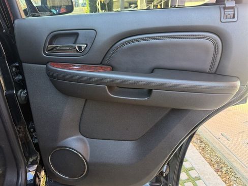 Used 2013 Cadillac Escalade Premium image 10