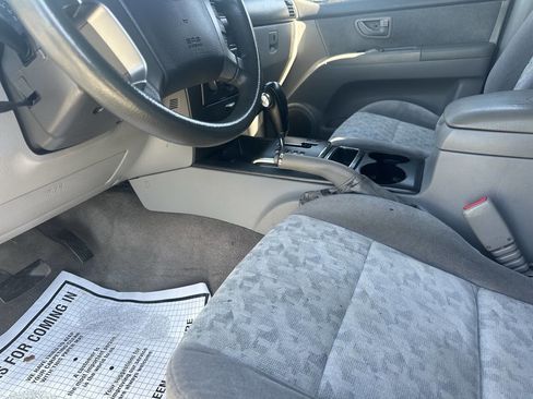 Used 2008 Kia Sorento LX 4dr SUV 4WD image 3