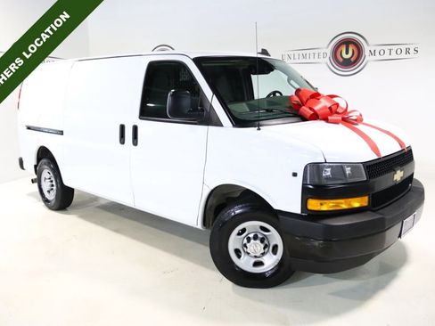 Used 2019 Chevrolet Express 3500 w/ Driver Convenience Package RWD image 1