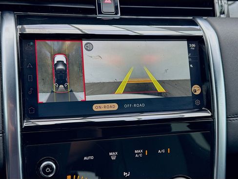 Used 2021 Land Rover Discovery Sport S image 10