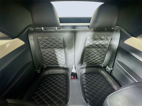 Used 2019 Volkswagen Beetle 2.0T SE image 13