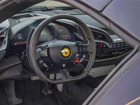 Used 2023 Ferrari SF90 Spider image 19