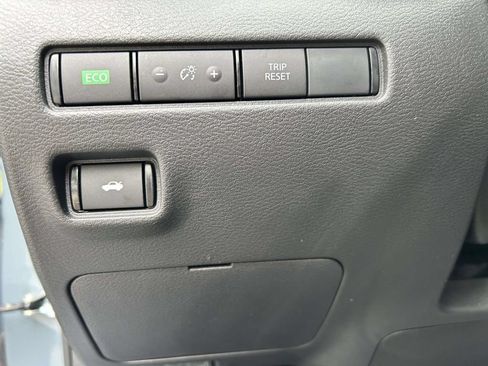 Used 2025 Nissan Sentra SV w/ All-Weather Package FWD image 18