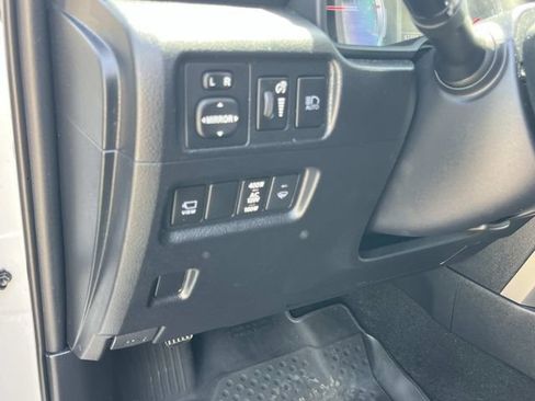 Used 2023 Toyota 4Runner Limited AWD/4WD image 31
