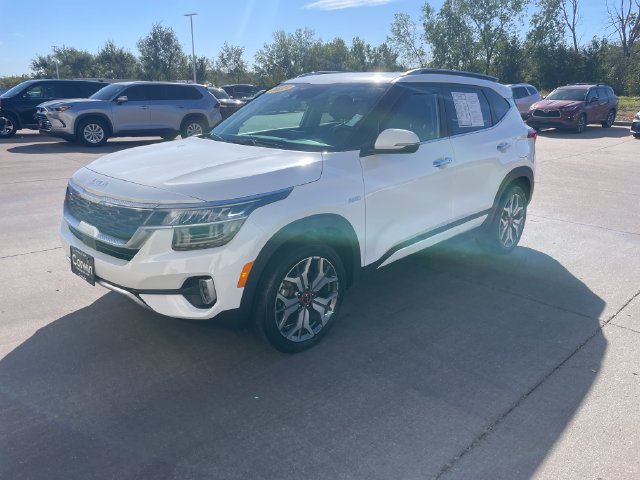Used 2023 Kia Seltos SX w/ SX Sunroof Package AWD/4WD image 7